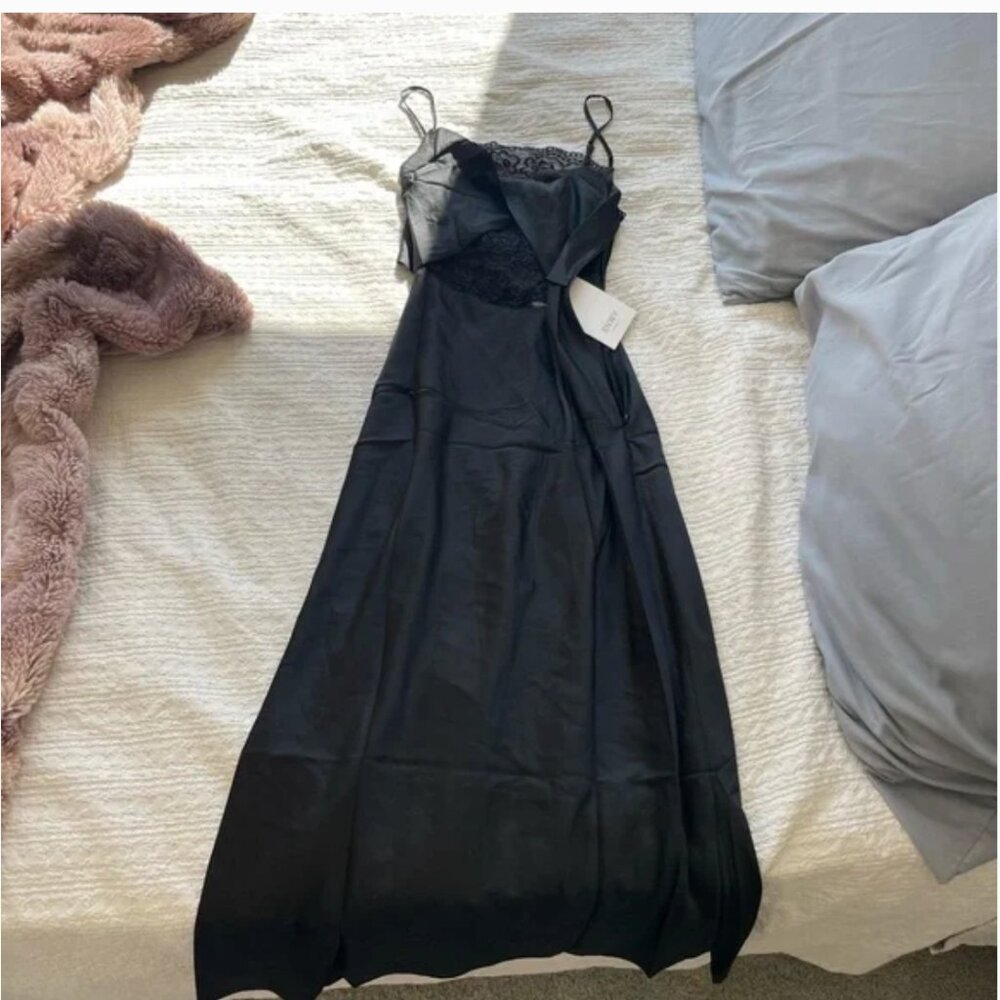 Runaway the Label Black Lace Midi Dress - Picture 4 of 7